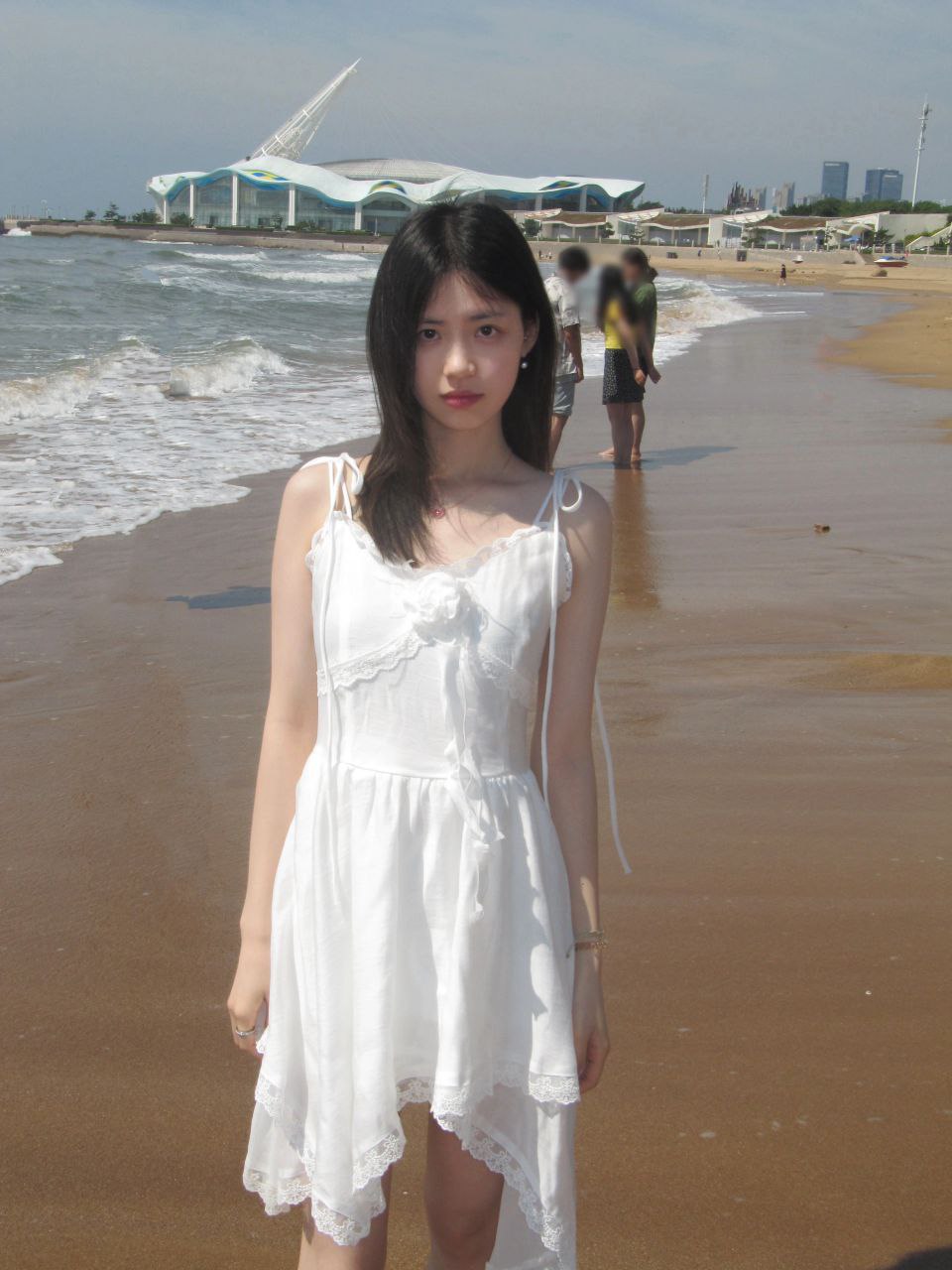 汪苏泷的“大水缸”之谜：是补水神器，还是行为艺术？