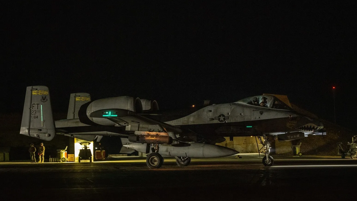 百枚导弹撕裂夜空！美军“鹰眼行动”重创ISIS，中东棋盘再落杀招