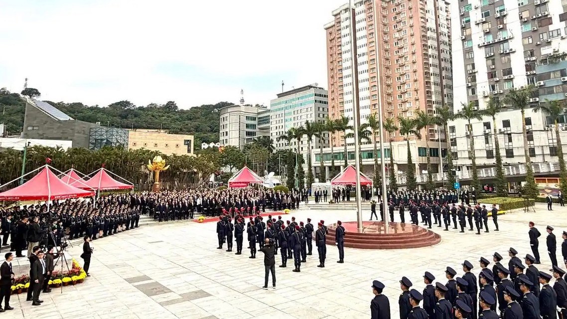 澳门回归26周年：金莲花广场的升旗仪式，为何让无数人热泪盈眶？