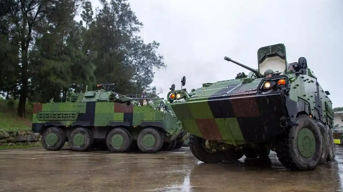 111亿军售案背后,美国正把台湾武装成“毒刺豪猪”?解放军报三句话点破杀机