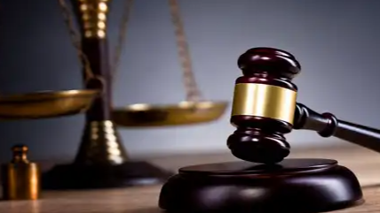 AI造谣,流量吃人血馒头!六安警方一纸罚单,揭开了自媒体最丑陋的伤疤