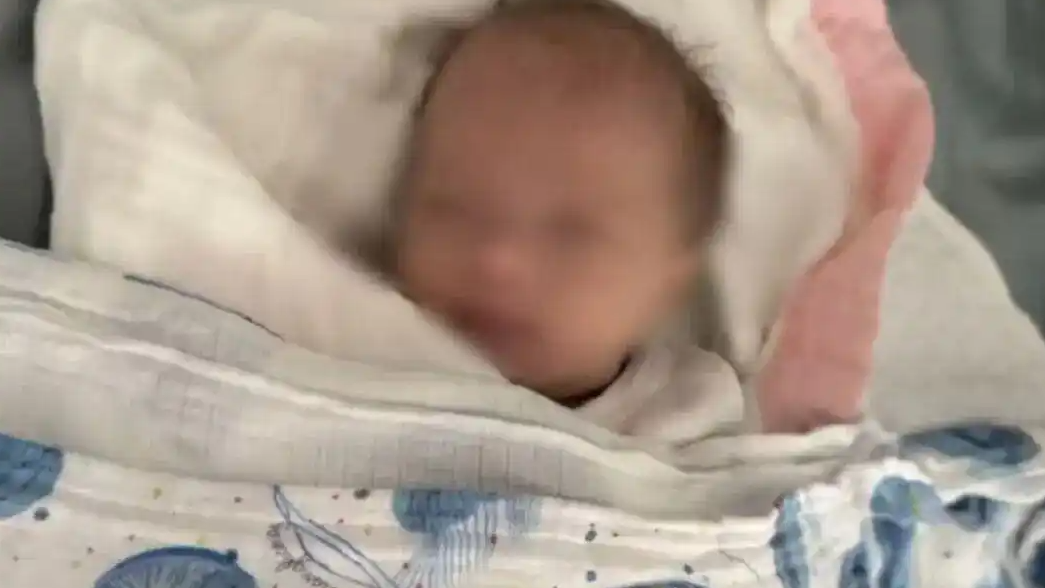 宁波小洛熙尸检报告公布:一场本可避免的悲剧,拷问医疗安全与家庭监护的边界