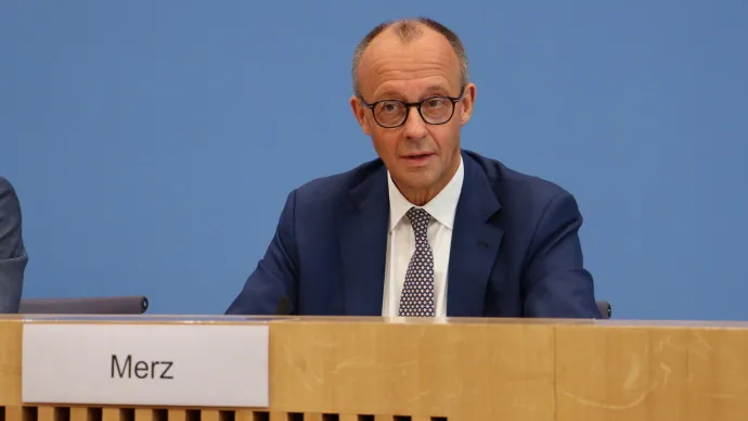 默茨的“布鲁塞尔滑铁卢”:欧盟峰会惨败,德国总理的雄心撞上现实铁壁