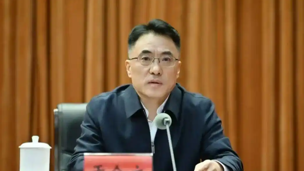 重磅人事调整!于会文“一肩挑”内蒙古首府,释放何种发展新信号?