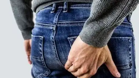 痔疮手术9天夺命!61岁母亲术后离世,卫健委介入背后藏着多少医疗迷思?